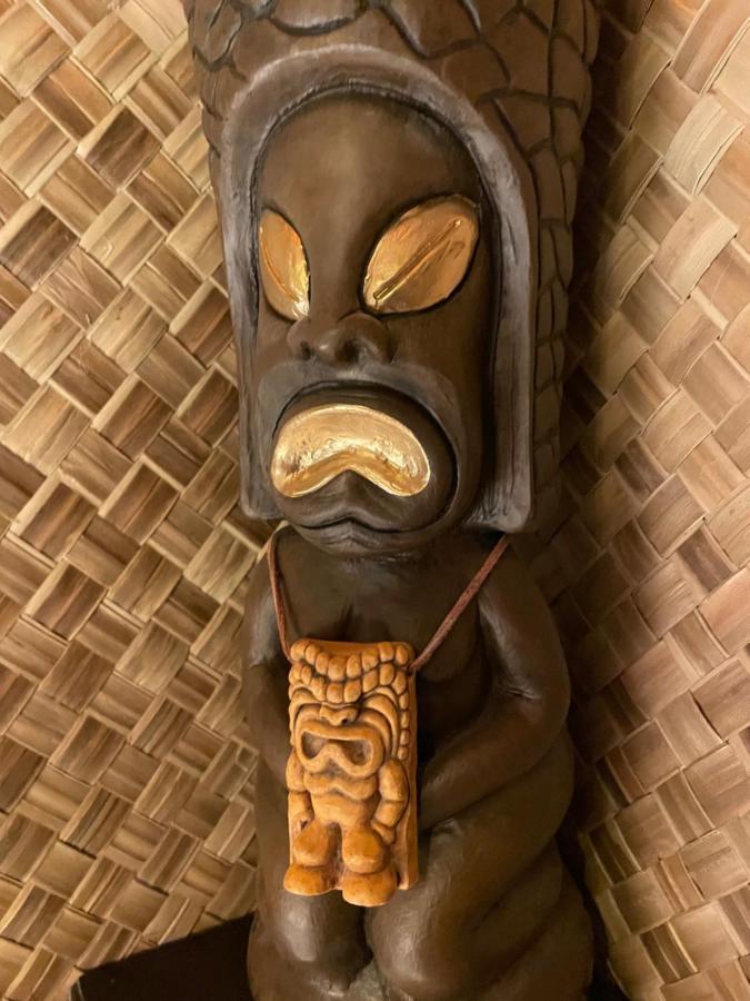تامبا The Kondo Tiki المظهر الخارجي الصورة