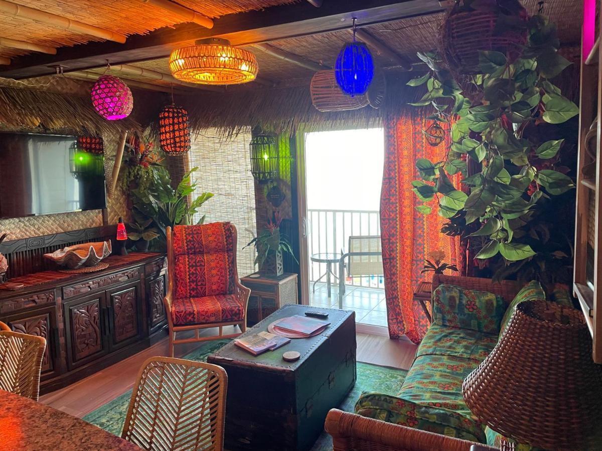 تامبا The Kondo Tiki المظهر الخارجي الصورة